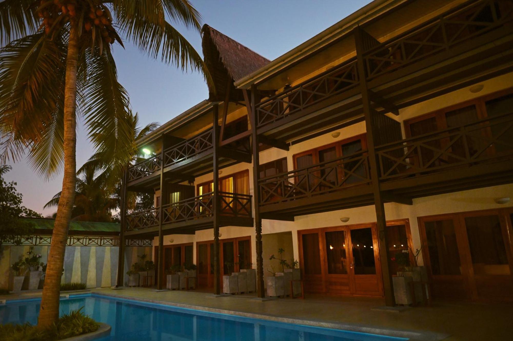 Hotel Baobab Cafe Мурундава Экстерьер фото