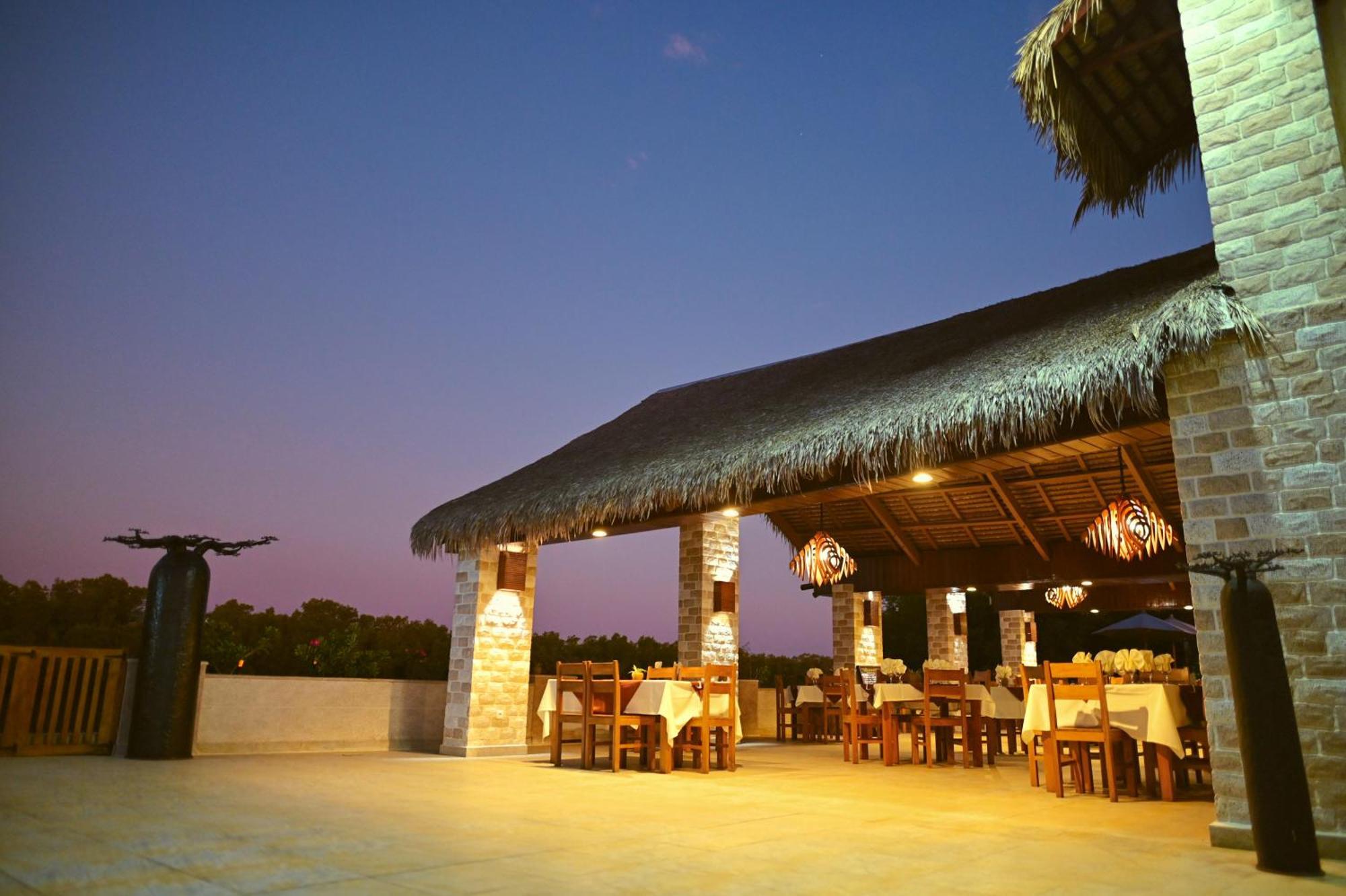 Hotel Baobab Cafe Мурундава Экстерьер фото